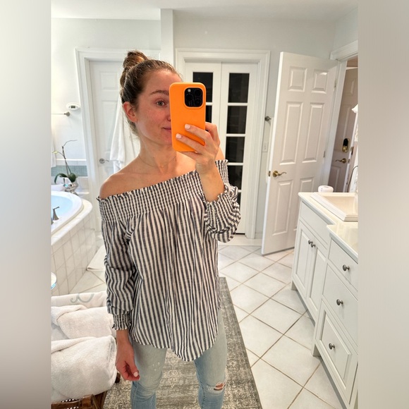 Central Park West Vero Beach Off Shoulder Top - Picture 5 of 9